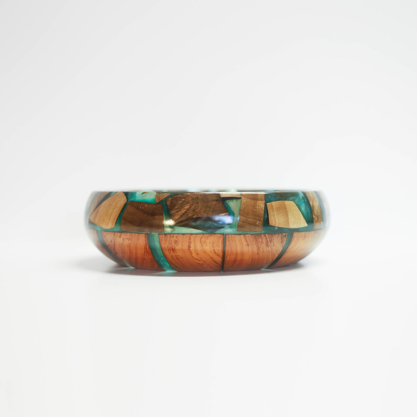 Wood and resin salad bowl