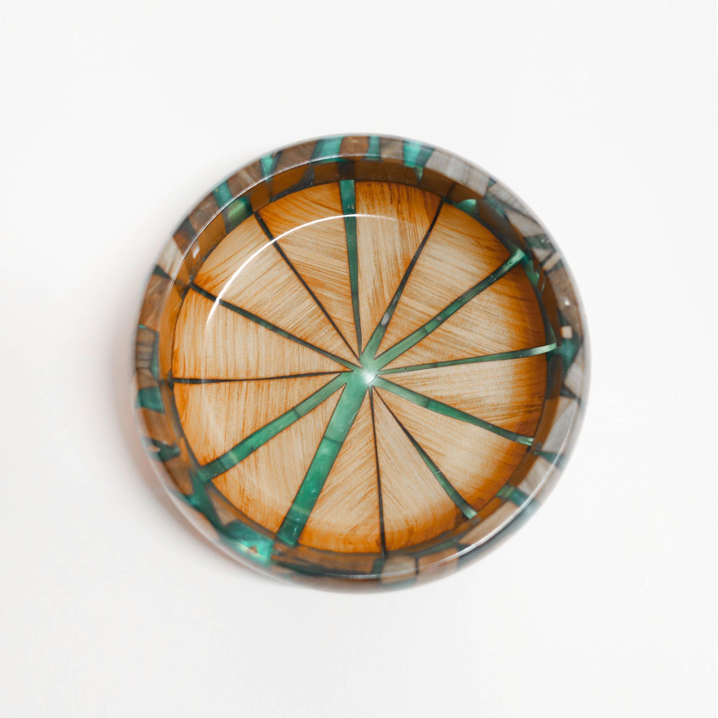Wood and resin salad bowl