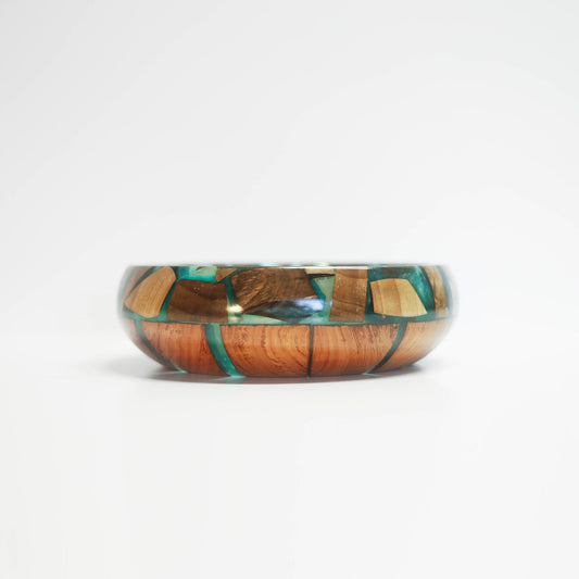 Wood and resin salad bowl